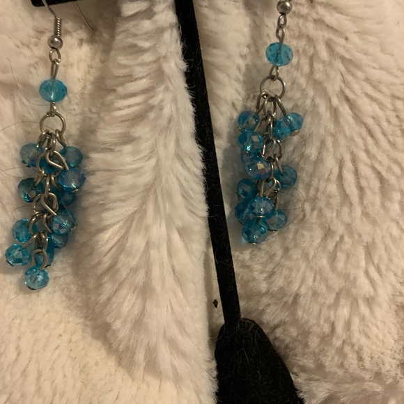 4 pairs of woman earrings - Picture 13 of 14